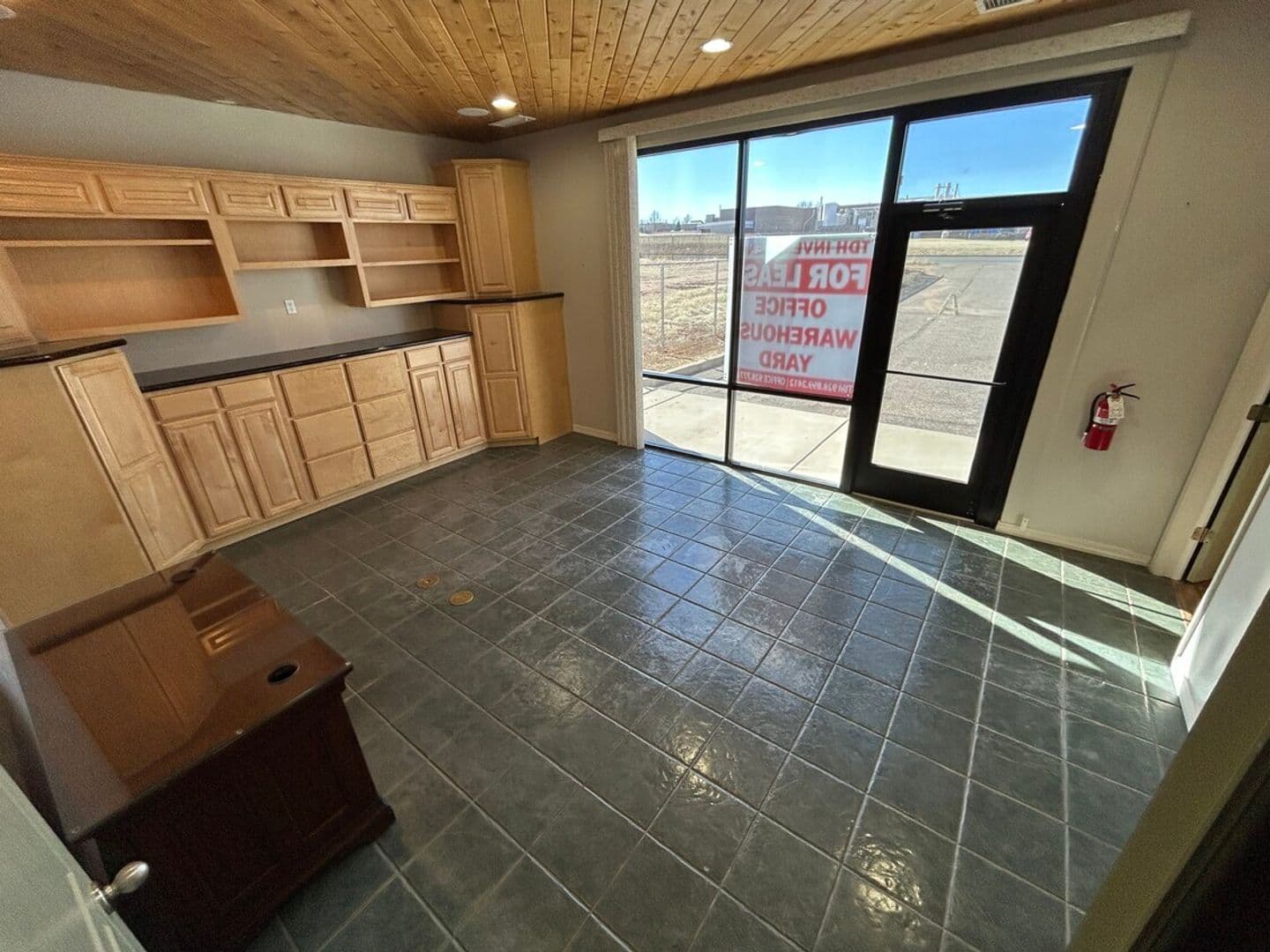 6741 Corsair Ave - 6741 Corsair Ave Unit A - Warehouse and Yard, Prescott, AZ 86301 · foto 2
