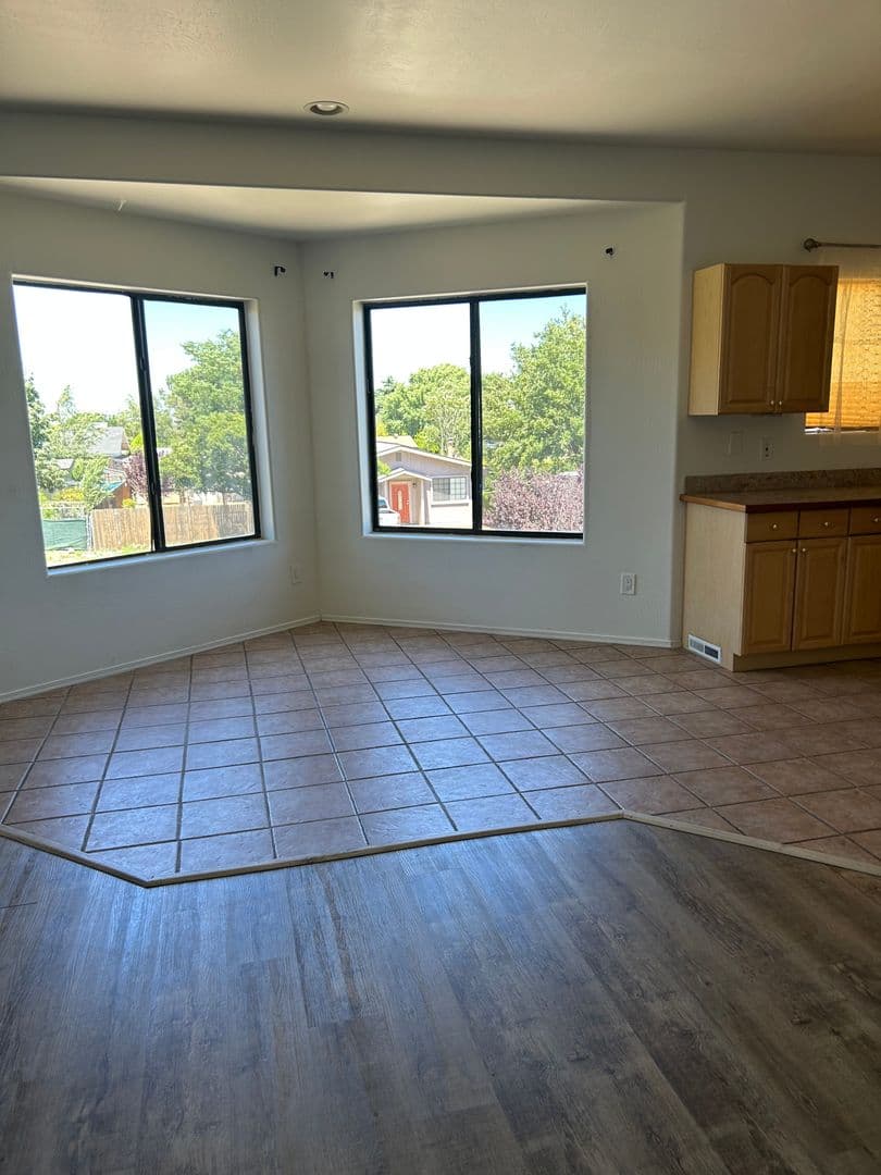 6221 E. Copper Hill Drive - Upstairs & Downstairs (Entire Property), Prescott Valley, AZ 86314 · foto 9