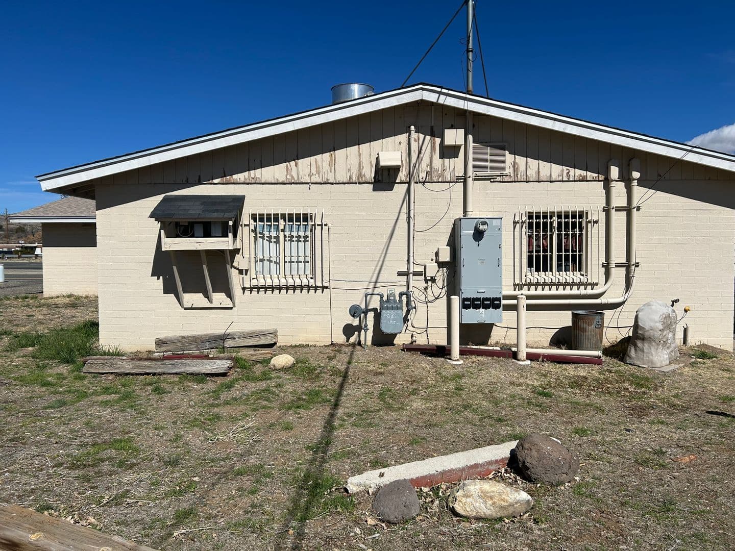 10050 S. State Route 69, (Approx. 2, 837 Square Feet), Mayer, AZ 86333 · photo 7